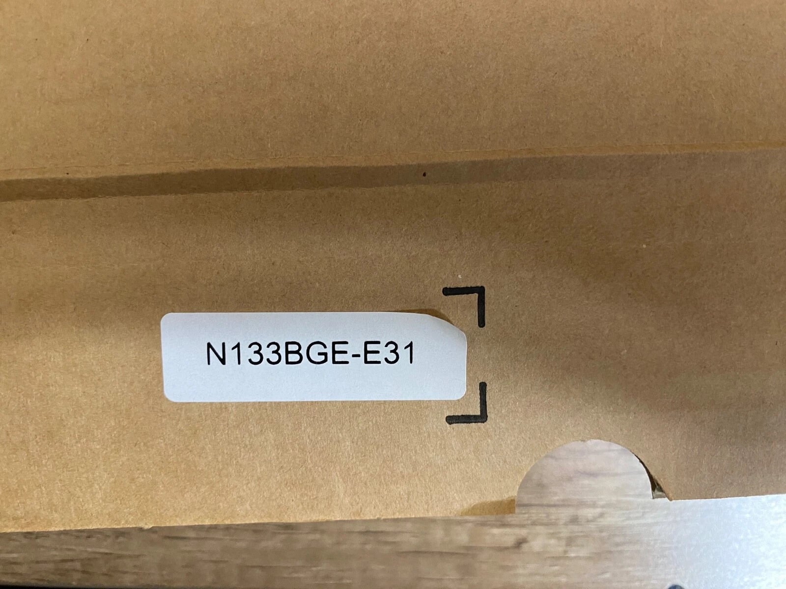 Laptop Bildschirm mit Rahmen für Lenovo - Universal- INNOLUX - N133BGE-E31 – Bild 3