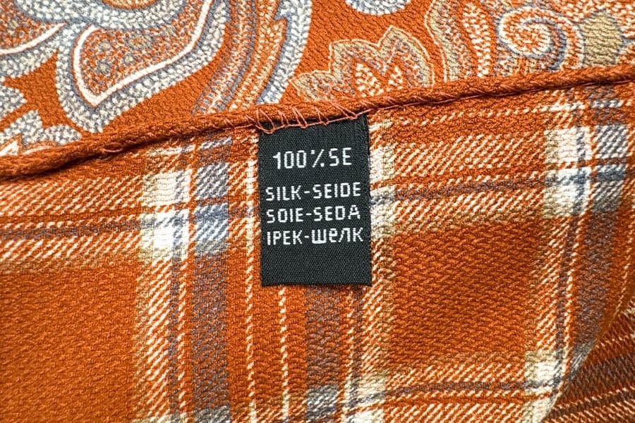 2 Stück Designer‑Seidentücher von Romy Hubegger aus 100% Seide - Neu & OvP 180€ – Bild 2