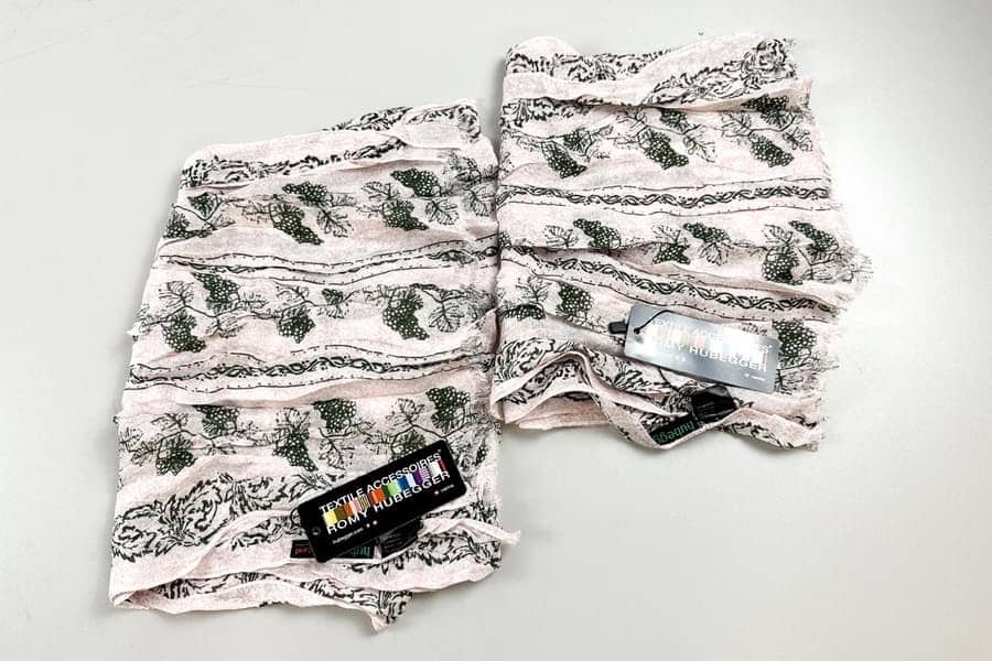 2 Stück Designer‑Schals von Romy Hubegger - Neu & OvP 350€ – Bild 2