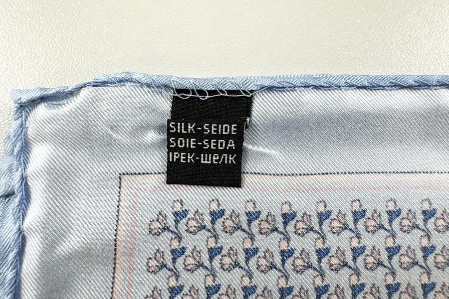 2 Stück Designer‑Seidentücher von Romy Hubegger aus 100% Seide - Neu & OvP 180€ – Bild 2